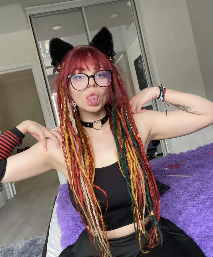 Domesticate this cat girl or keep me wild