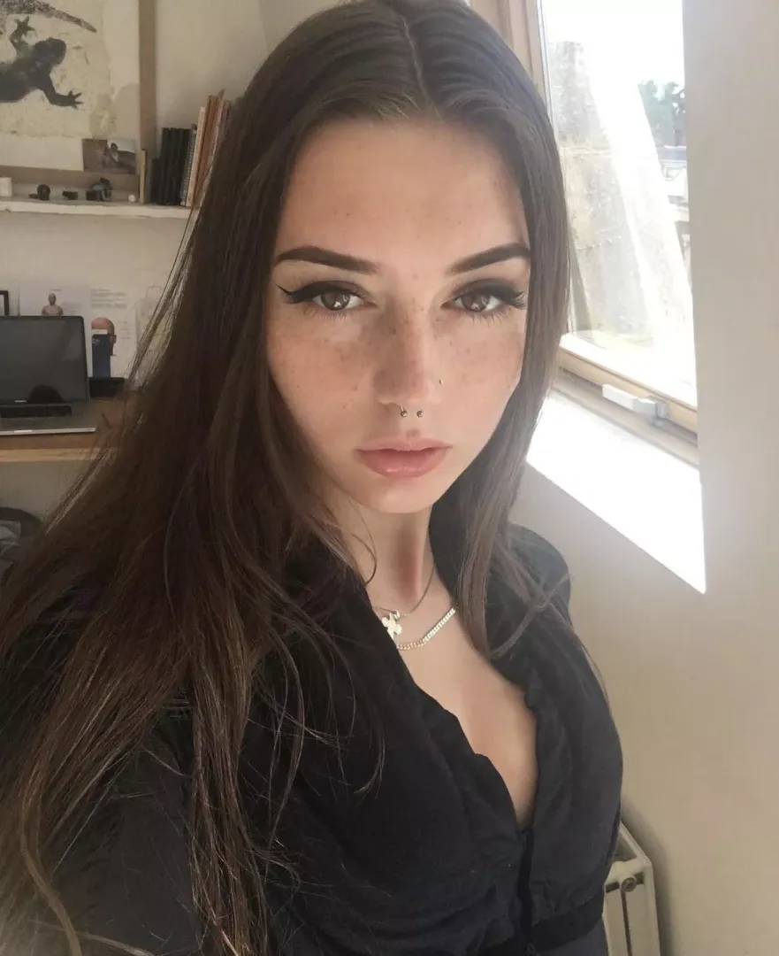 [domme] Arrows up if you are below 7inches and say yes and pm me with your size