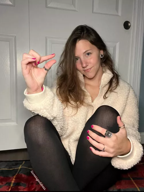 [domme] I bet you’re this small