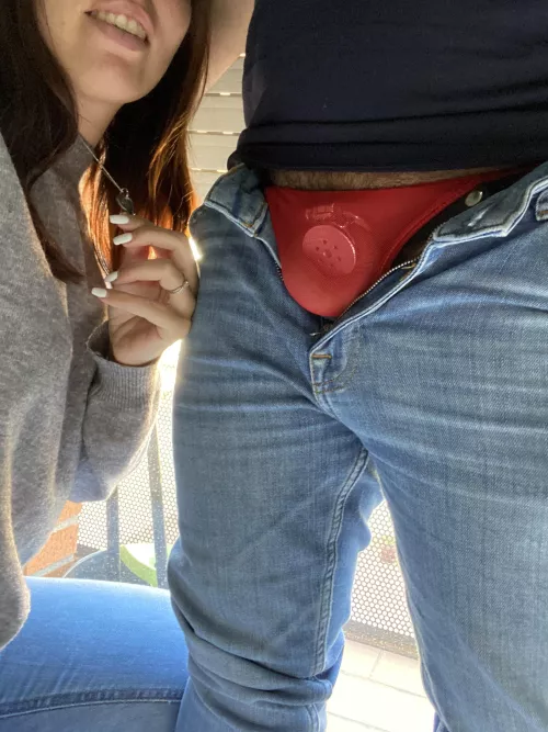 [domme] Remember not to bend down if you don’t want your coworkers to laugh at you!