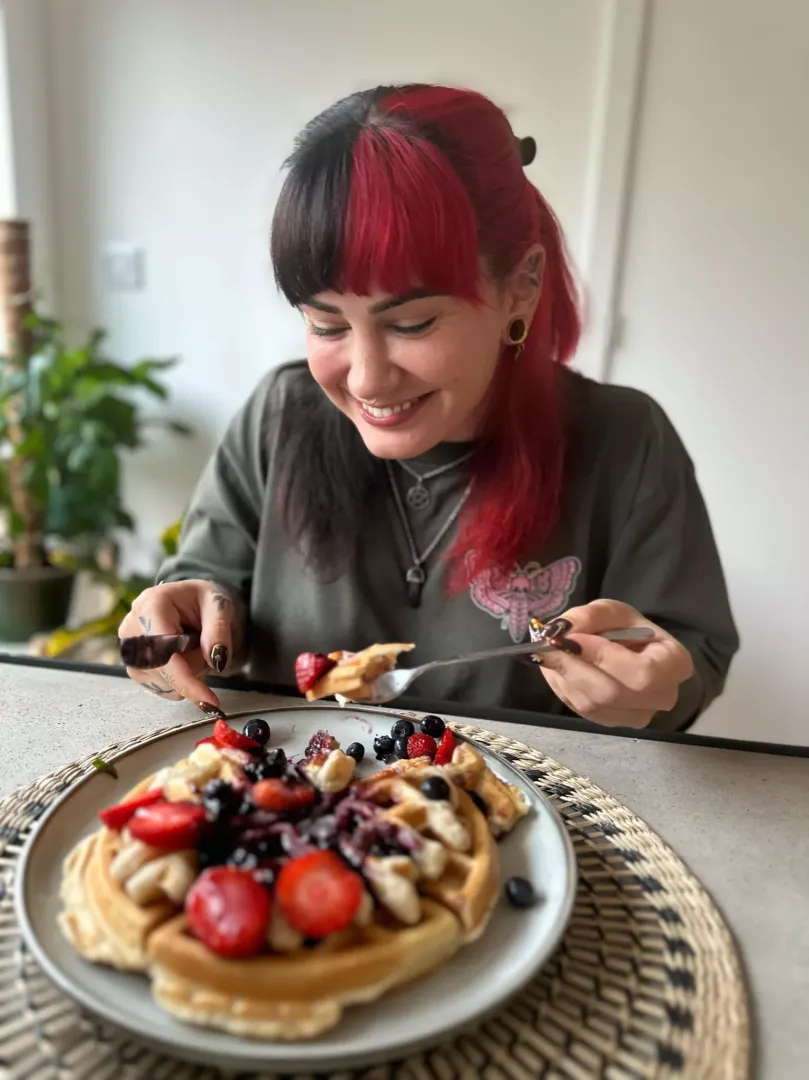 Don’t forget to feed your alt girl 🥰