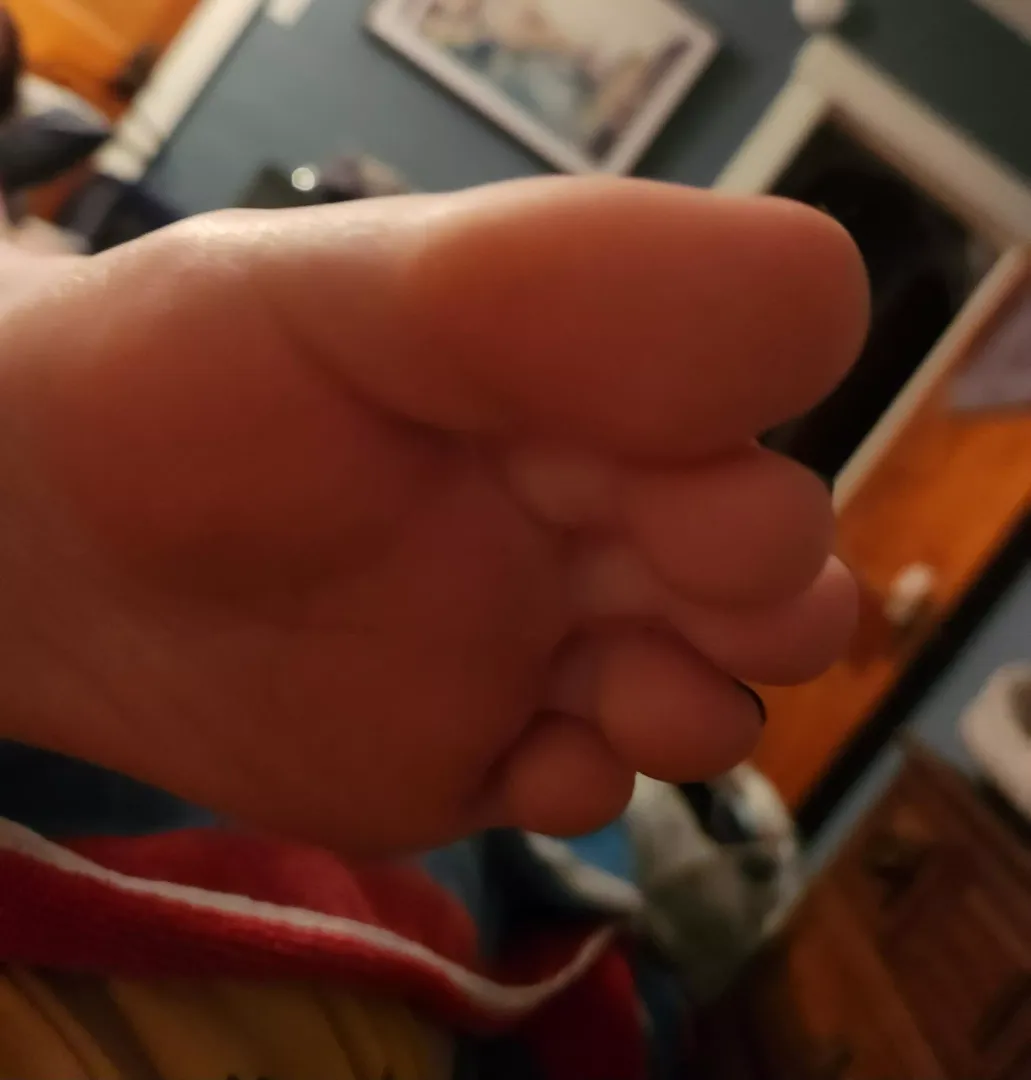 Don't just look, suck them already🤤