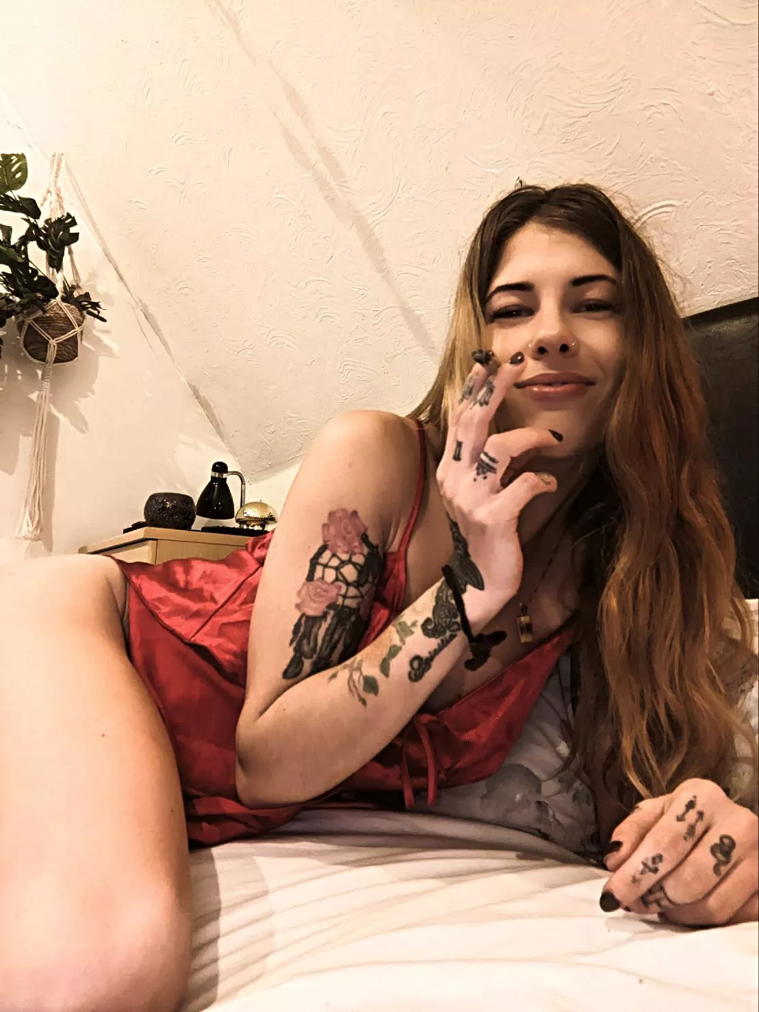 Don't marry her, fuck me ❤️