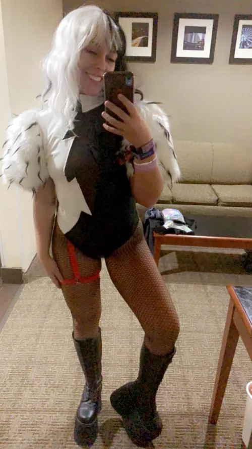 Don’t you just love a naughty girl in leather on Halloween