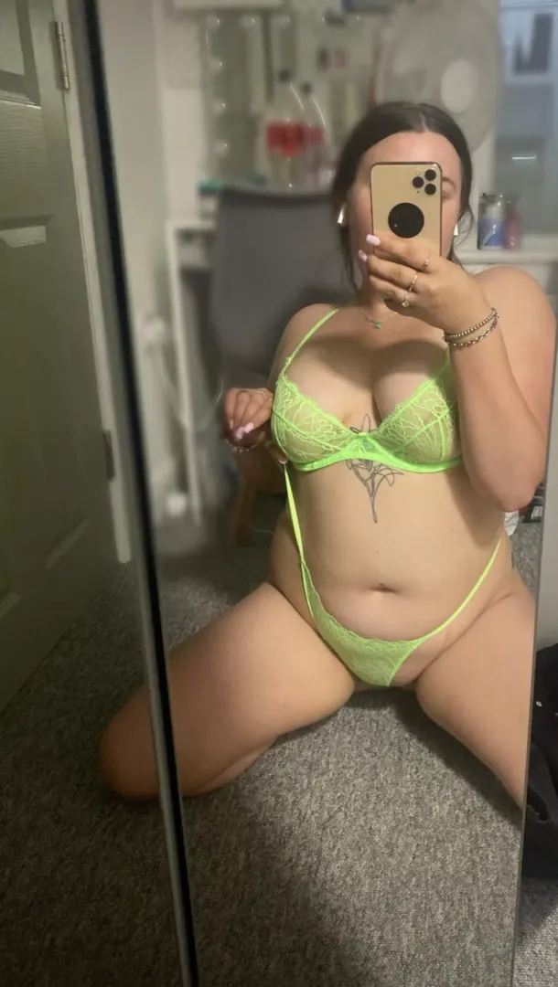 Don’t you just love the colour green?🥹🫶🏼🍑💕I know I do x