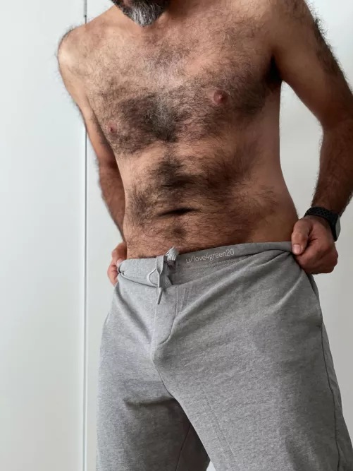 Don’t you love to caress a soft grey texture?