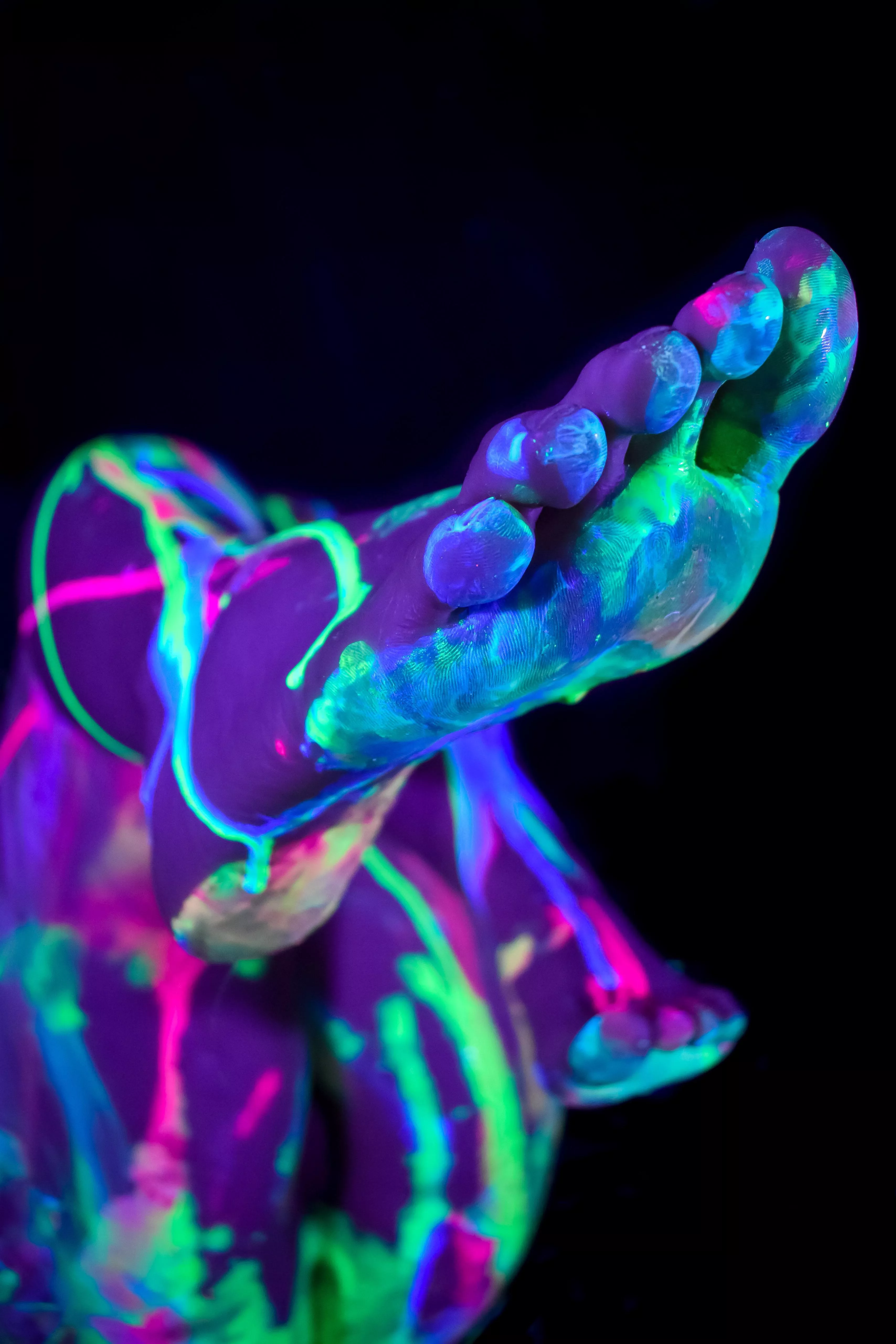 Dripping paint