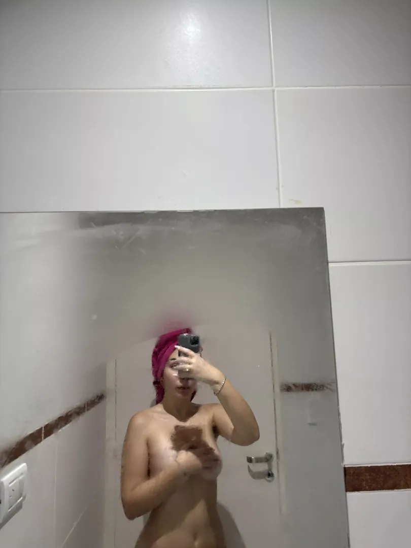 Dripping wet and tempting after a shower… 😏
