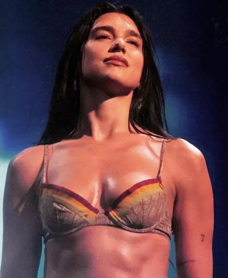 Dua Lipa sweaty tits