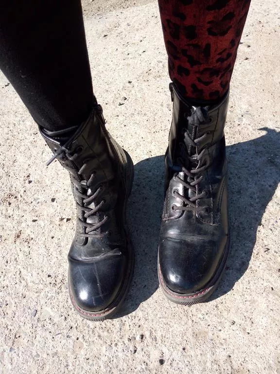 dusty boots