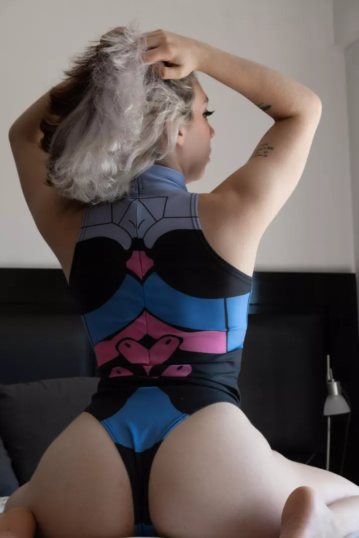 D.Va cosplay 😳