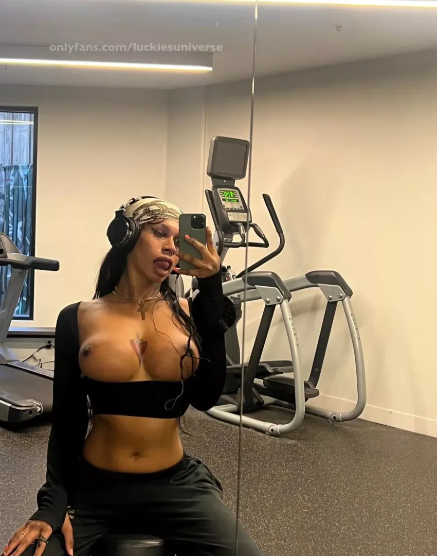 Early morning workout 😈🥵
