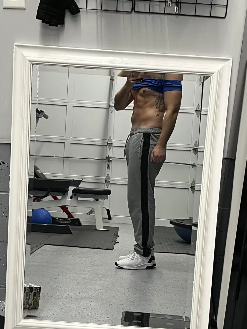Easier to workout with shirt on or off? 💪💪 [m]
