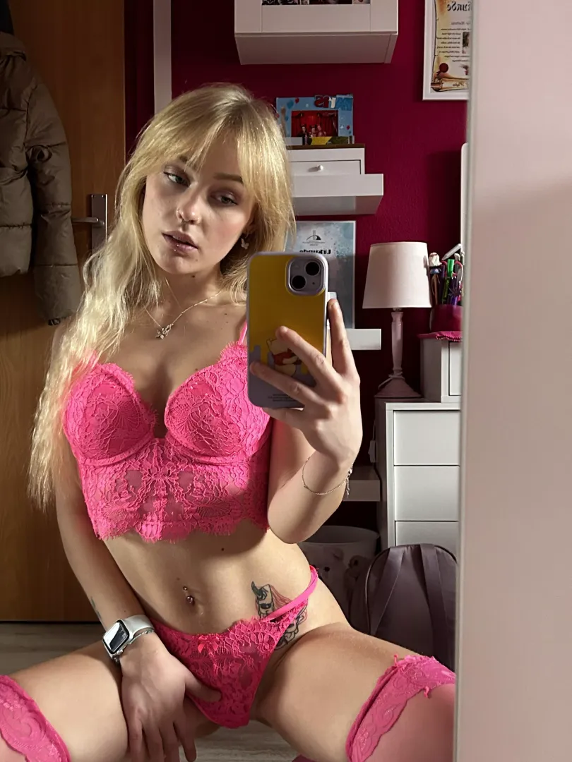 eat ,lick or both?