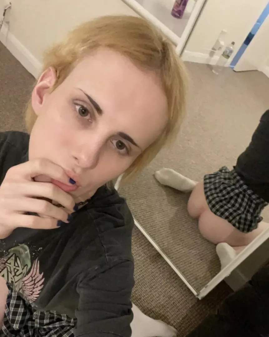 Eat my ass daddy 🥰