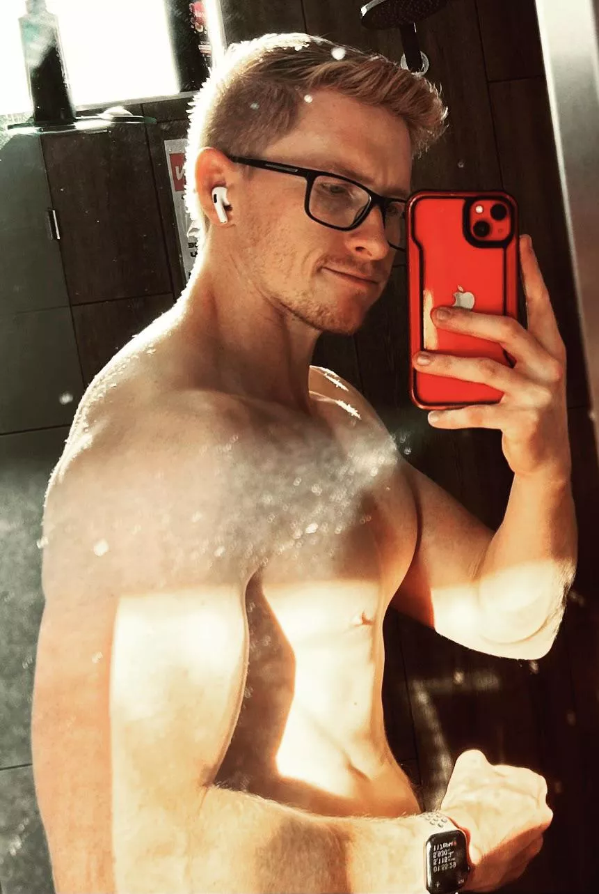 Eat, sleep, gym, PS5, PC, Xbox repeat