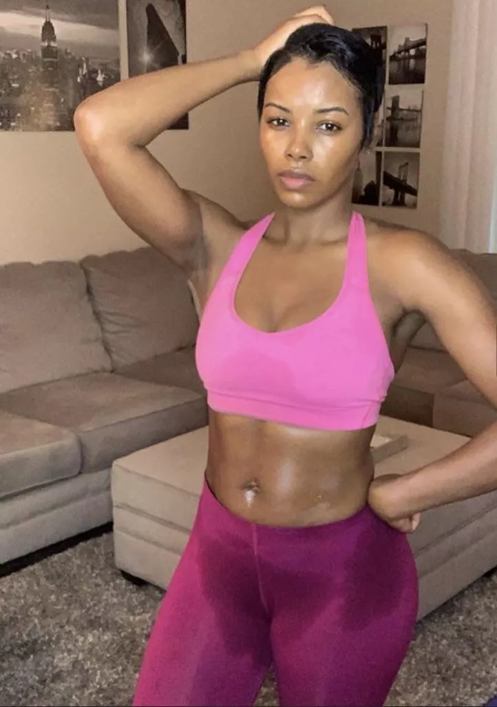 Ebony sweaty queen