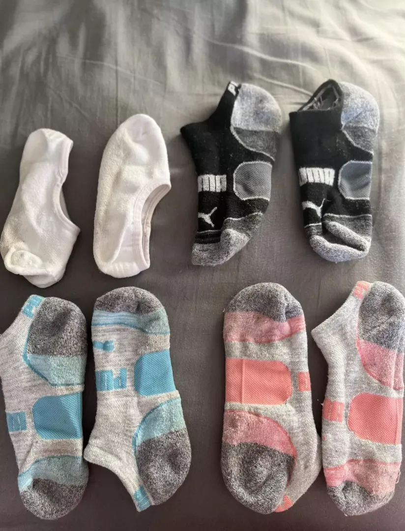 Eeny Meeny miny mo, catch a sock girl by her toes😆