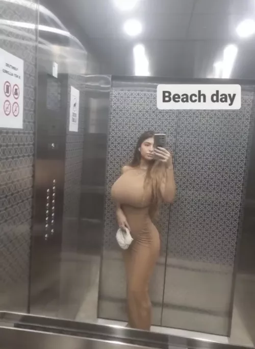 Elevator selfie