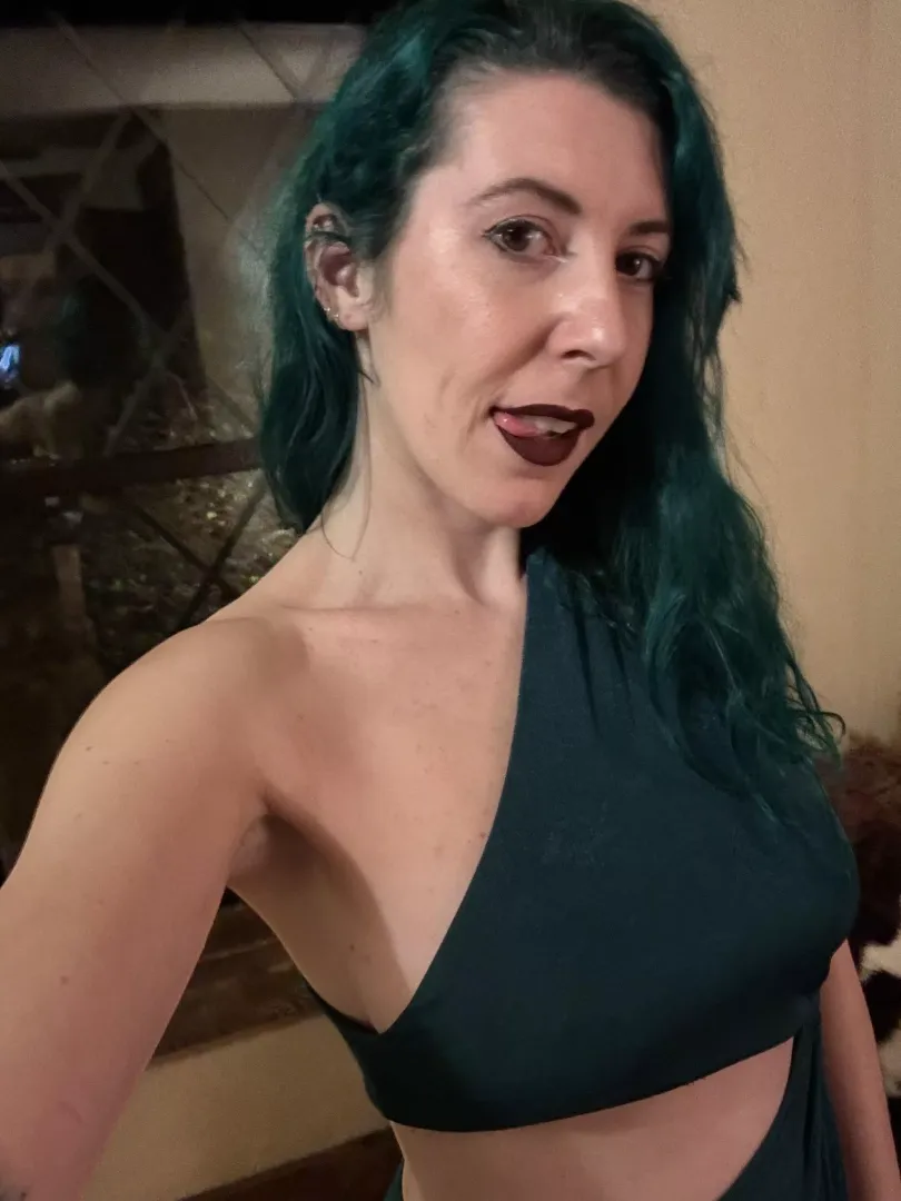 Emerald selfie