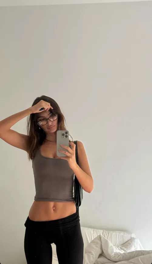 Emily Ratajkowski