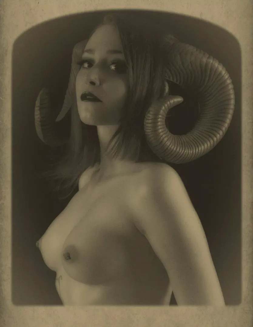 English Studio nude