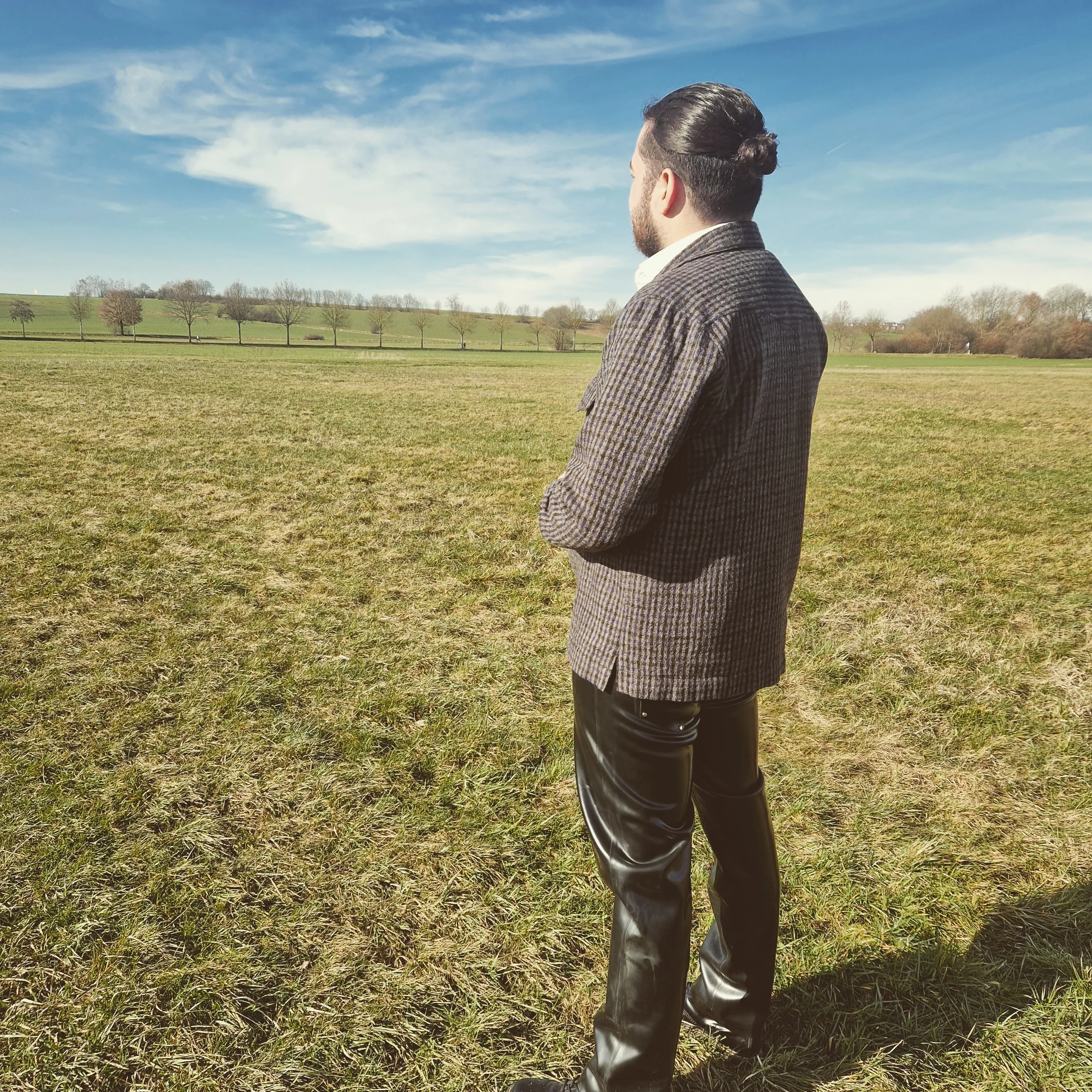 Enjoying the sun in my Latextrousers