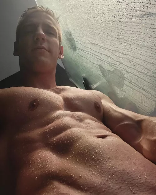 Enjoying the view 😏..?