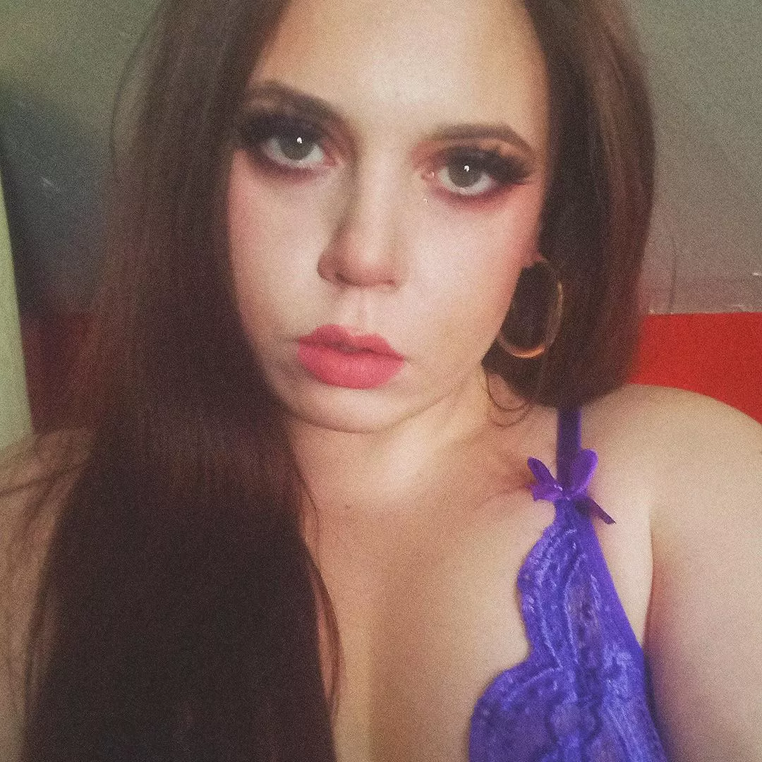 erotically hypnotic, just my gaze alone will have you in a trance mesmerized ready to open your wallet and beg me to take you for all your worth