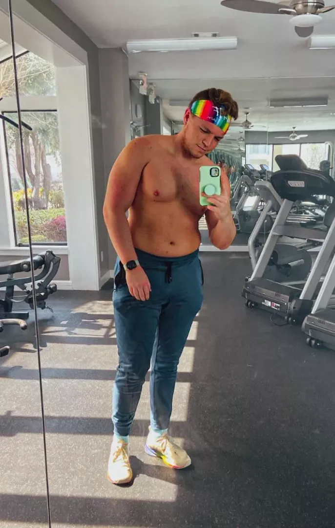Even my gym clothes are fruity 😂