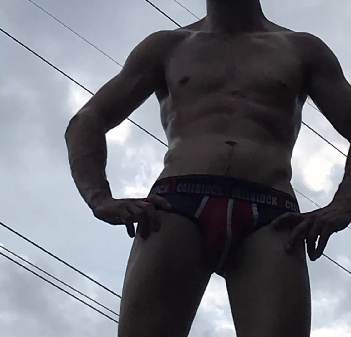 Even with the sun isn't shining, I still show myself off for anyone to see. 
