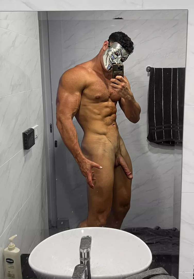 Ever seen a 6’8 studs cock?
