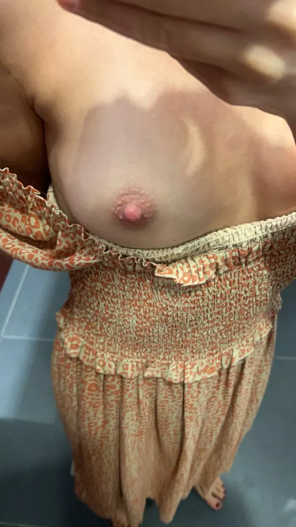 Every time I try a new clothe here in Australia I come to show you my boobies 