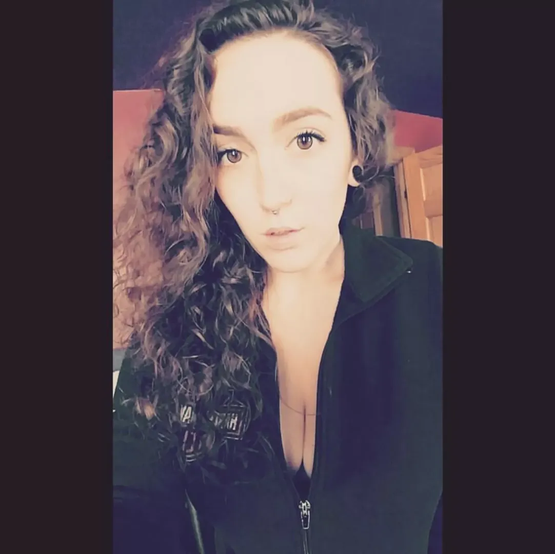 🥧👁️👁️🥧 everyone enjoying their day?
