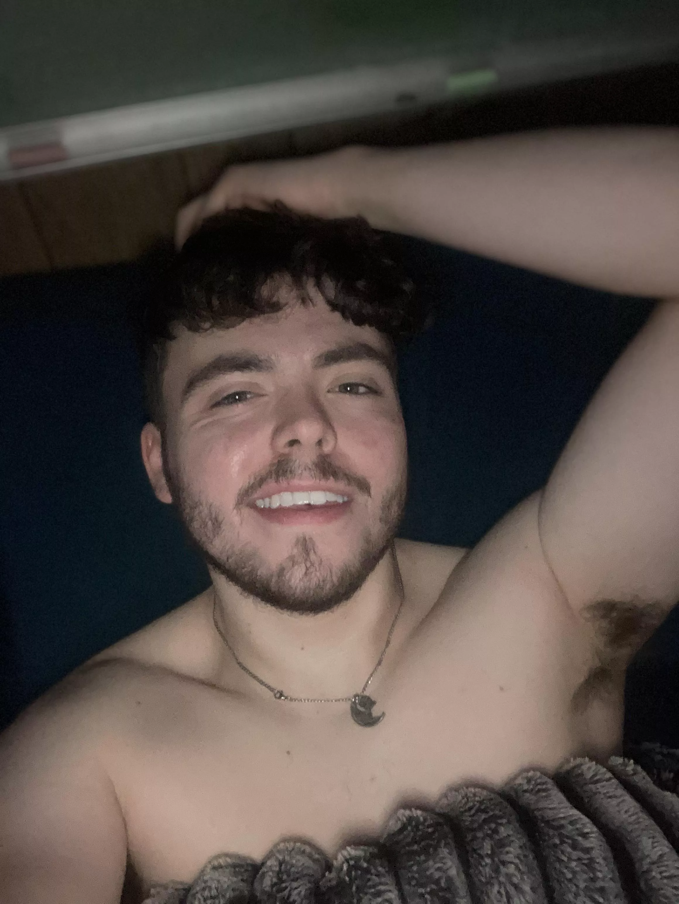 Everyone here is awesome, friendly and deserving of love. Have an amazing Tuesday 💖