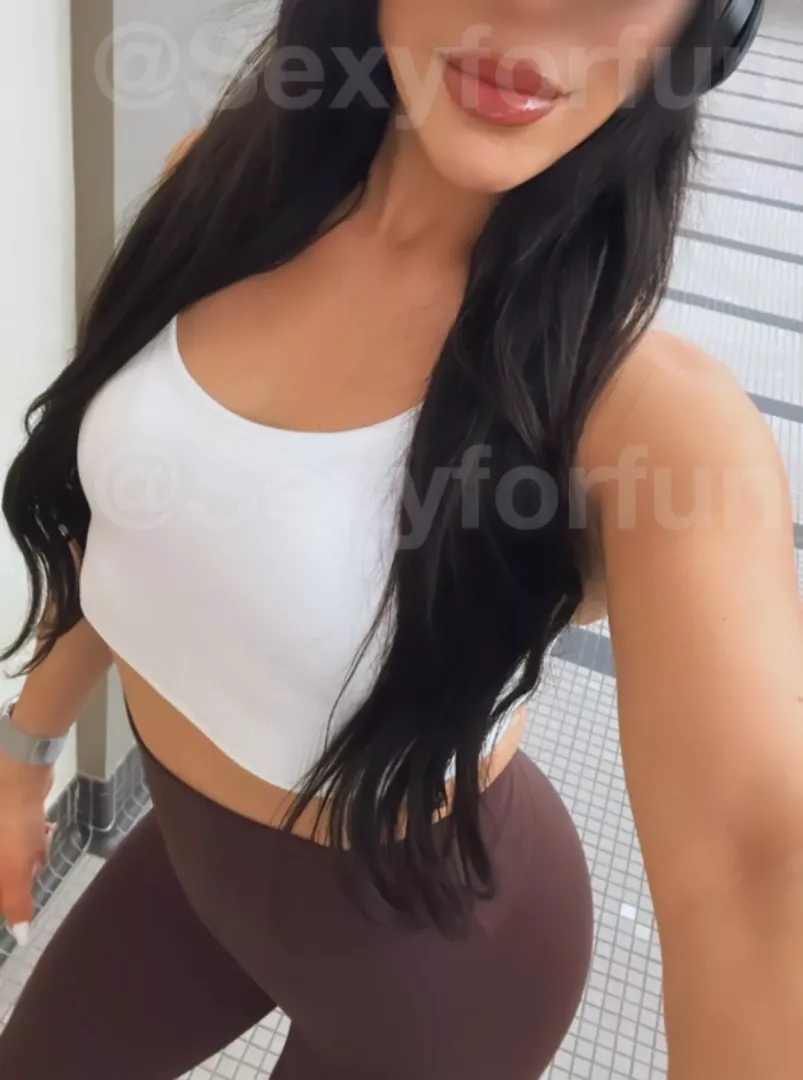 Everyone loves gym sluts..