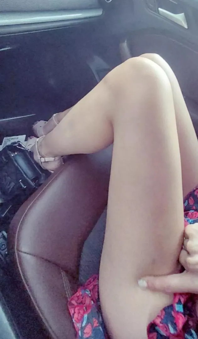 Everyone staring at my long legs yesterday 💕 (oc)