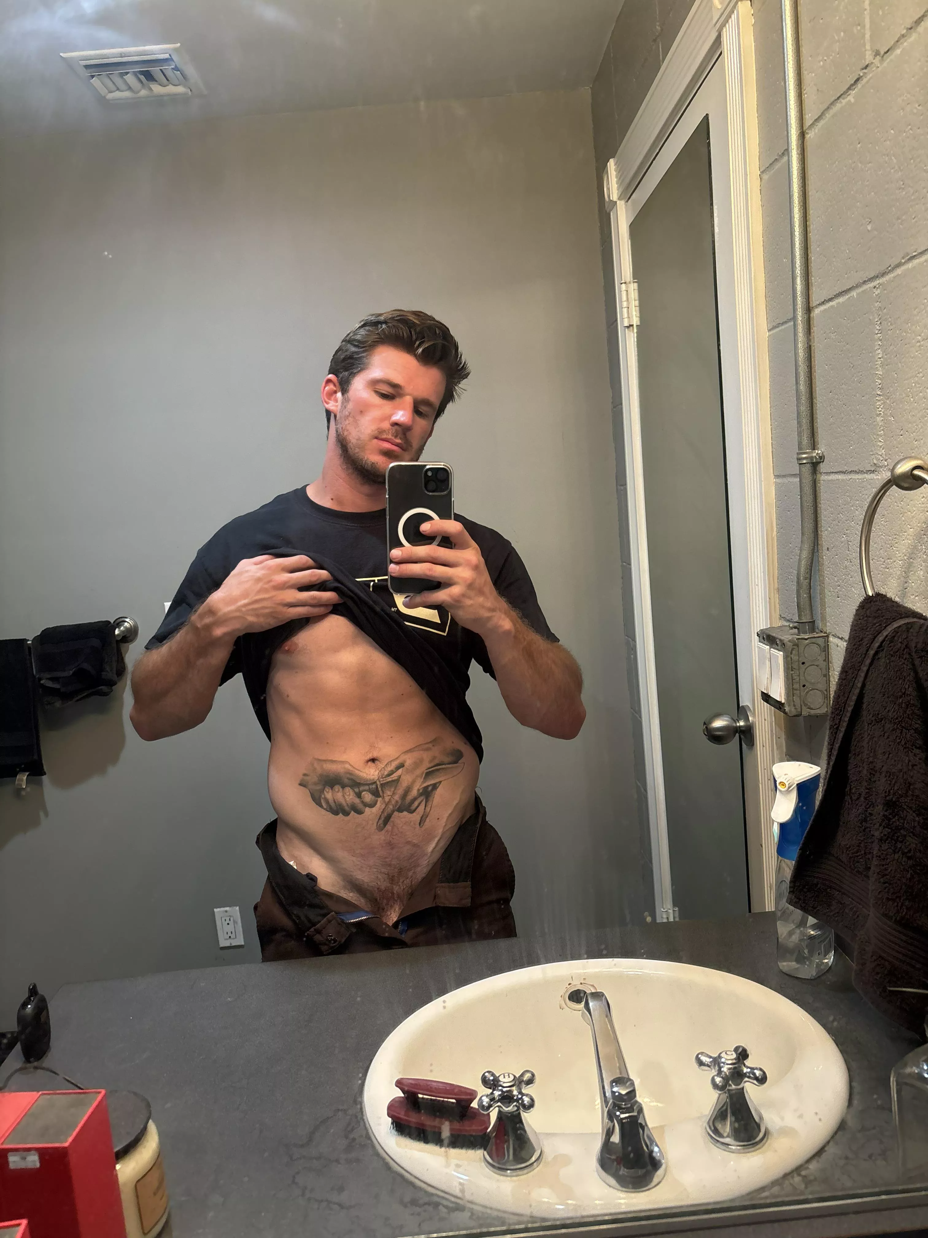 Excuse the dirty shop bathroom 😜 28m