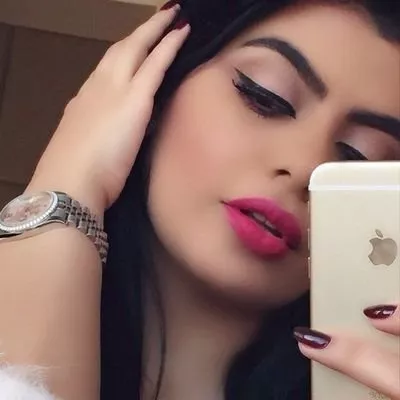 Exotic phone selfie