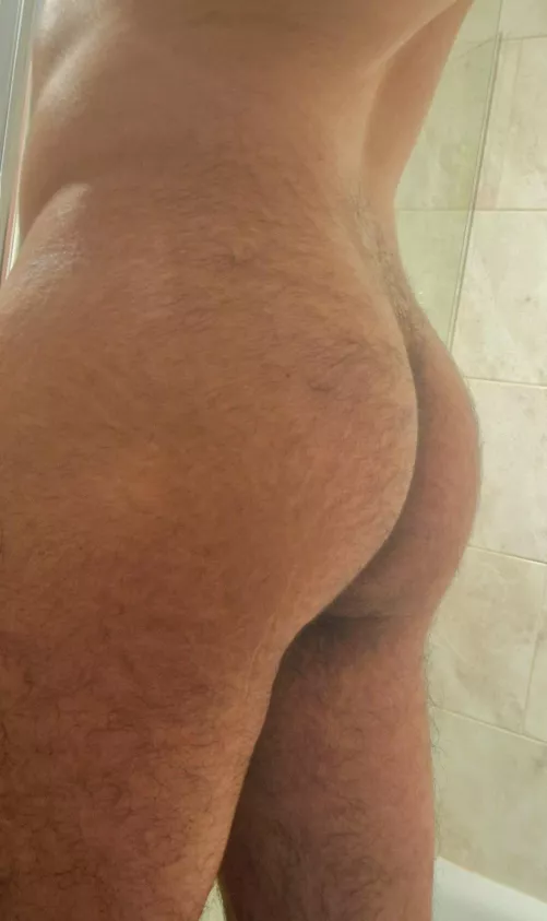 Exposing my little hairy butt. 29 M.