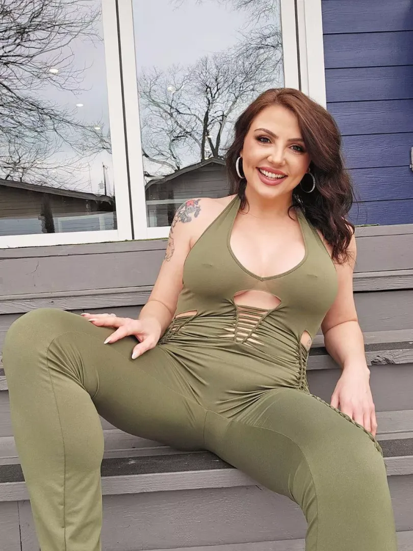 Exxxtra happy 