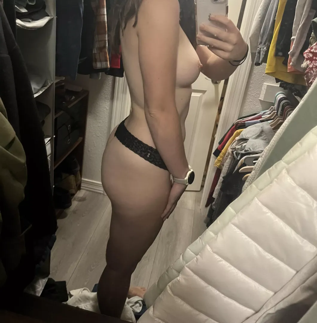(F) 24 5’3 129lbs