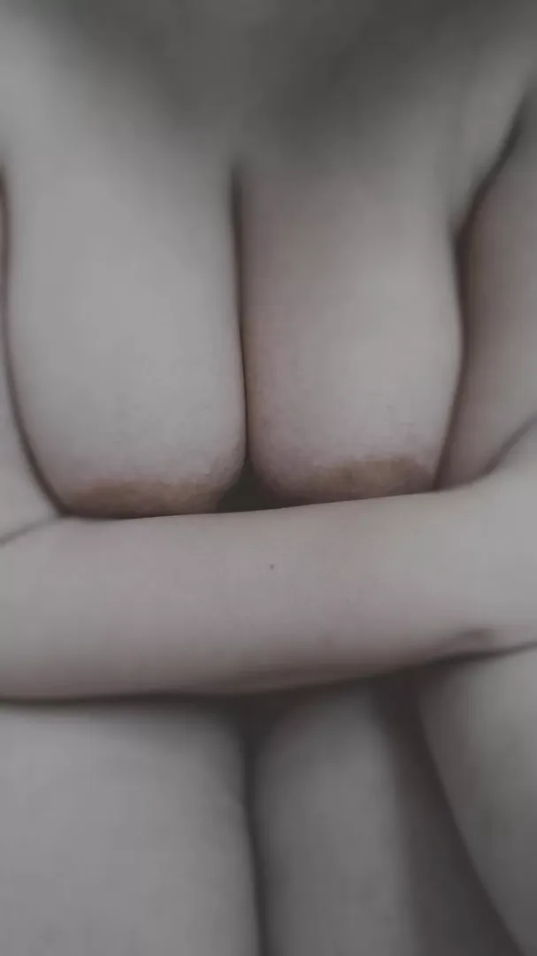 f, 26, 170, 164. I have a beautiful life but I'm far from family. They are slowly moving on in their lives faster than I am. The world is a lonely place. I find solace in erotica these days.