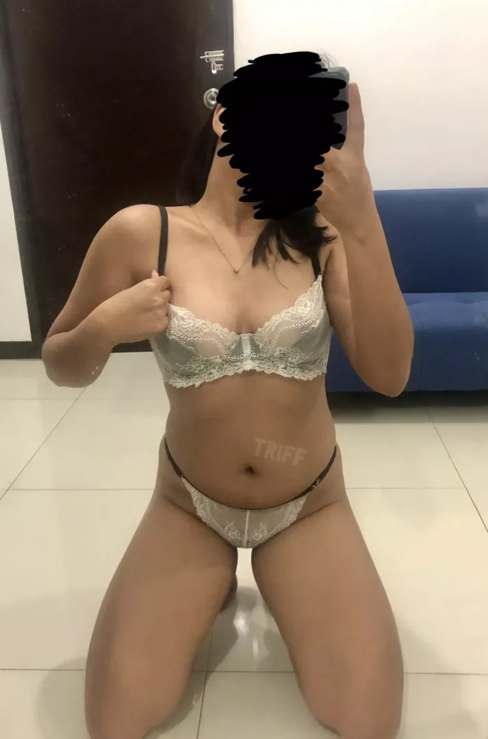 🛋 (f)