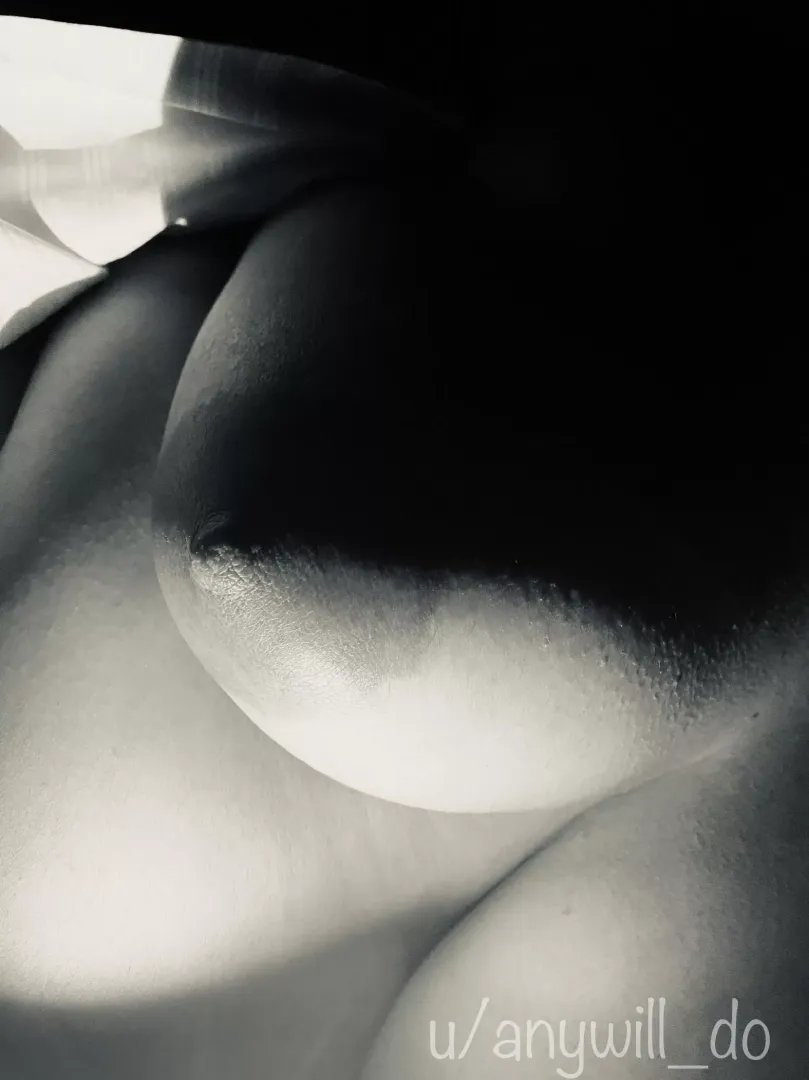 [f] Black and White