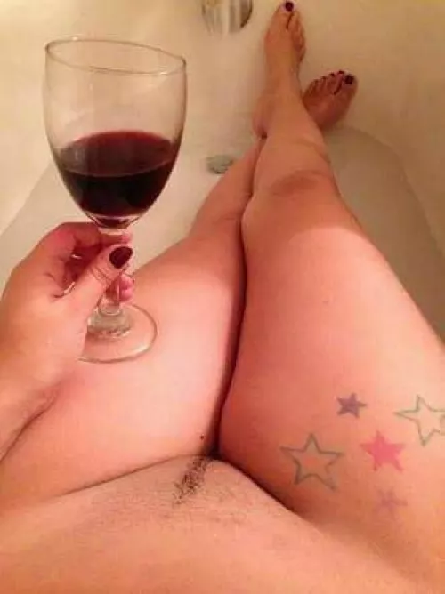 [F] Can you guess my cup size? Lol hmu k.i.k me @ thalieblake018