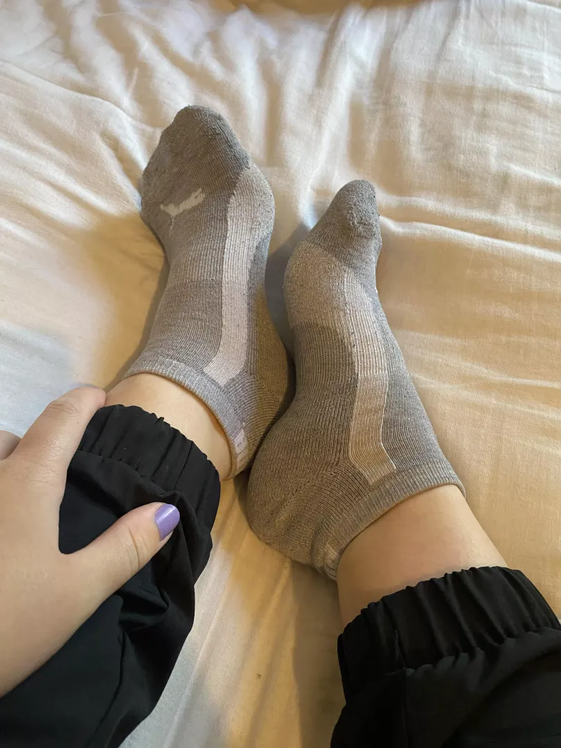 [F] enjoy the side view of my puma socks 