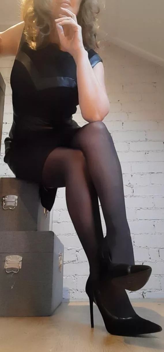 (F) Good morning colleagues.💋