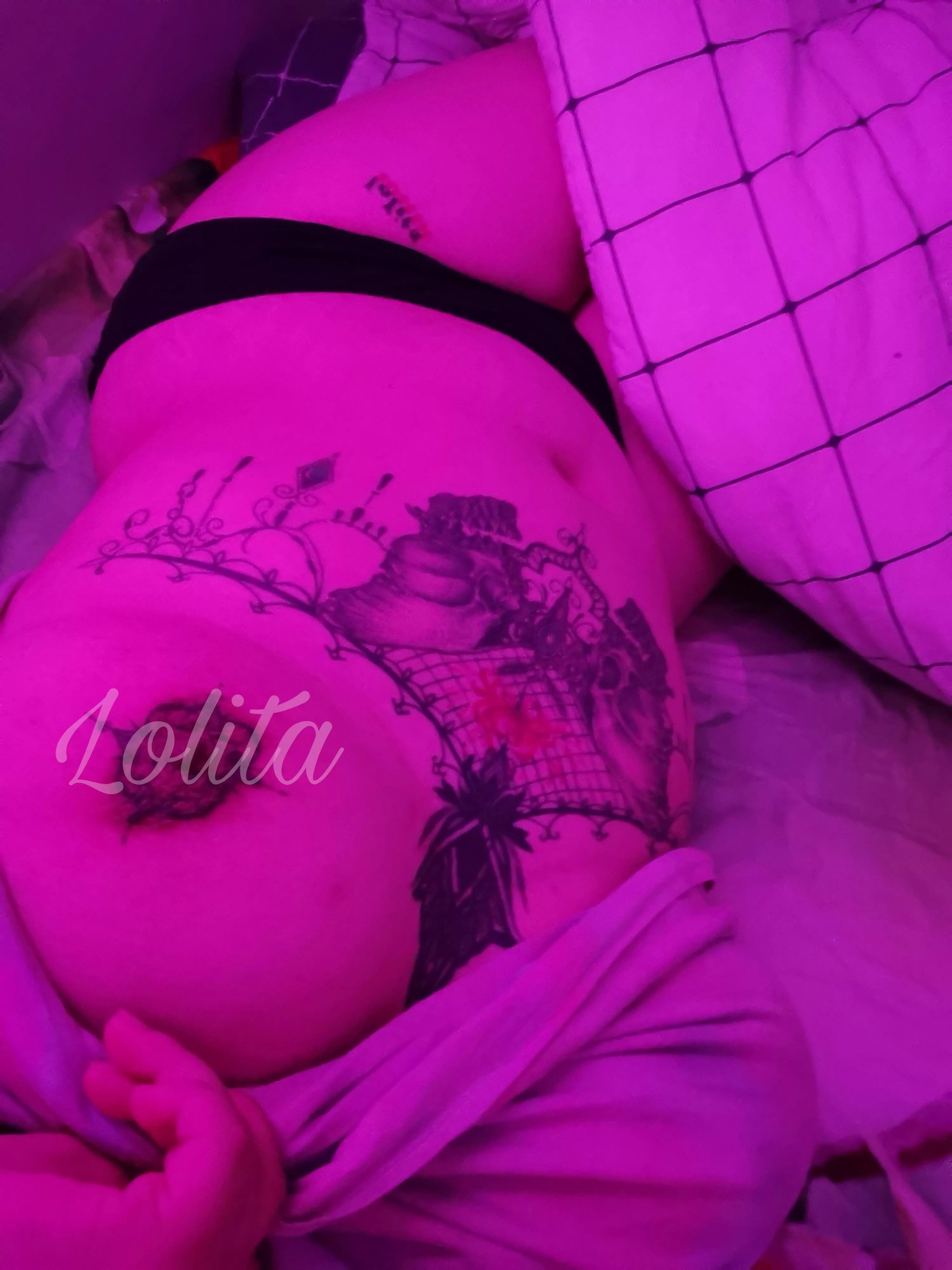 (F) Hii! new here 💗