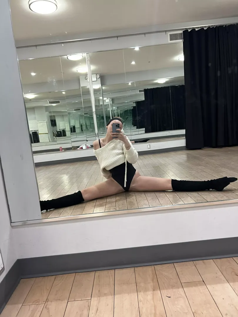 (F) If this picture was an invitation would you RSVP?